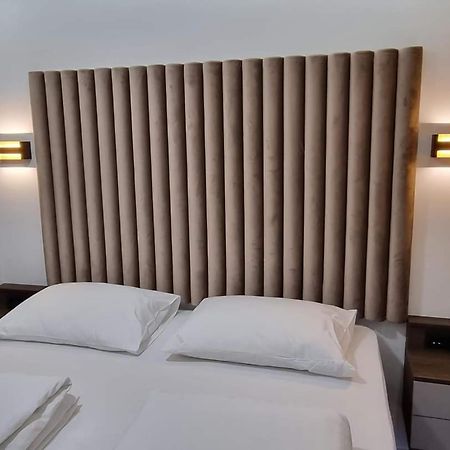 דירות Osijek Luxury Center - Self Check In, Free Private Parking, Ulica Ivana Gundulica 82 מראה חיצוני תמונה